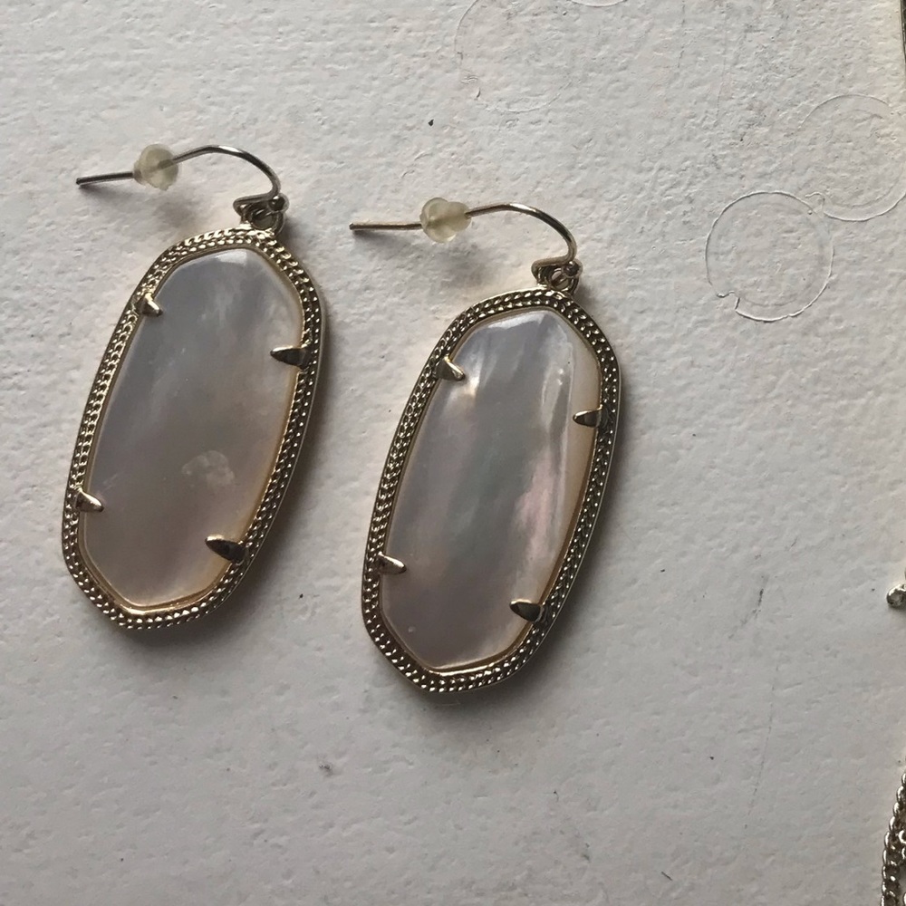 Kendra Scott Danielle earrings white pearl